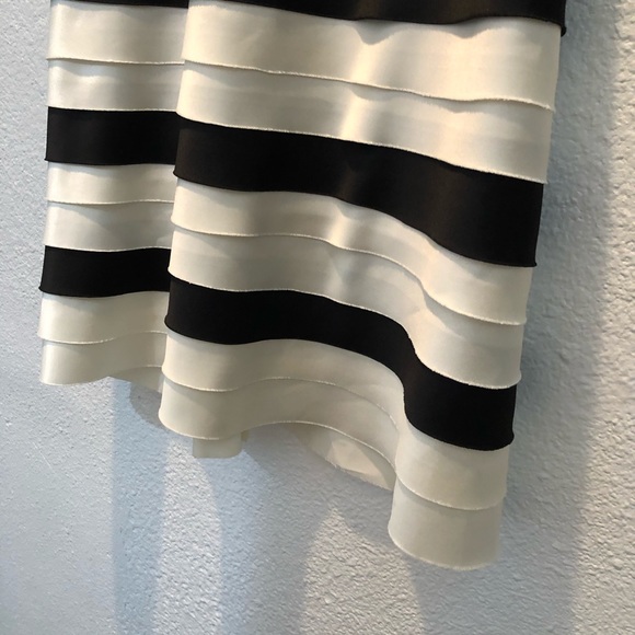 BCBG MaxAzria Strapless Satin Tiered Dress Sz 2.B - Picture 5 of 5